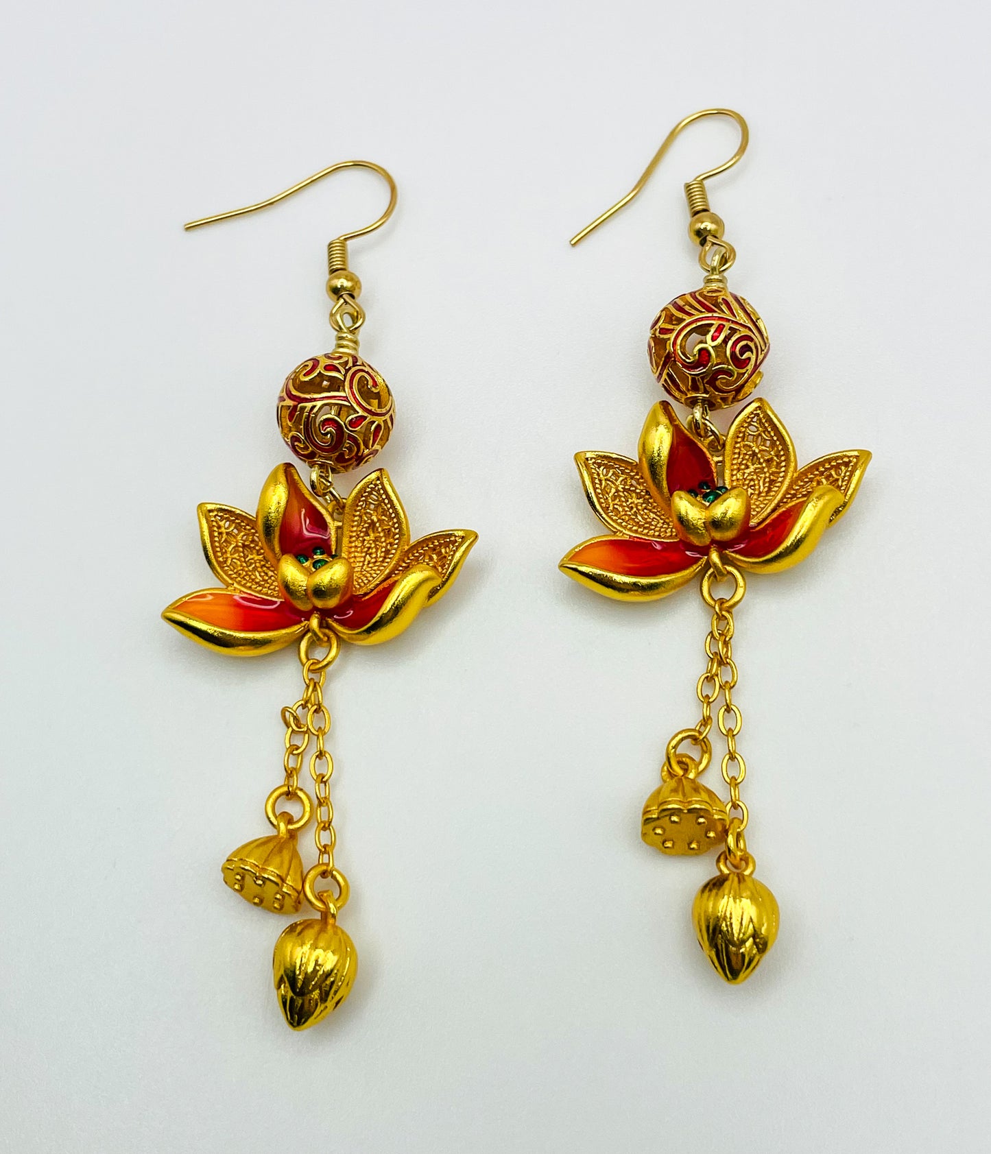 Beautiful Sand (999) Gold Lotus Earrings