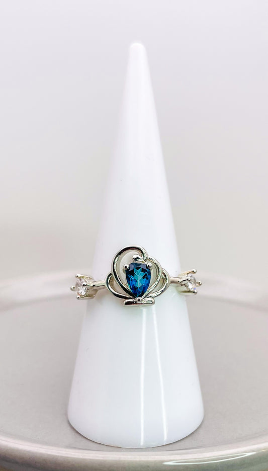 Blue Sapphire Glimpse Ring